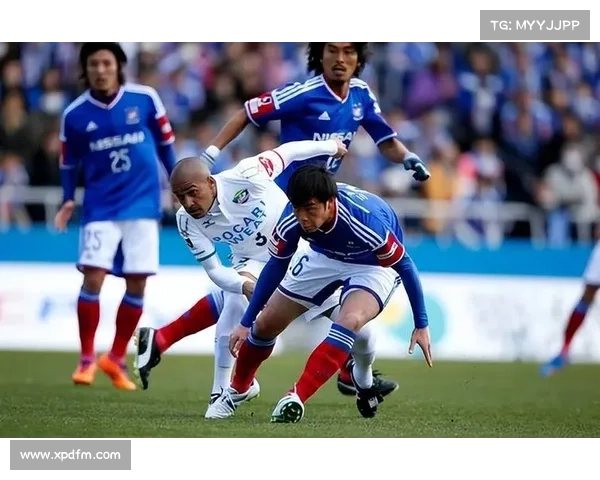 日职乙半场秋田蓝闪电与大分三神0比0僵持局面双方互无建树